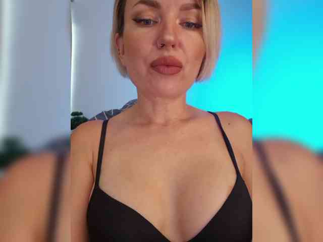 nude live porn MinniMia