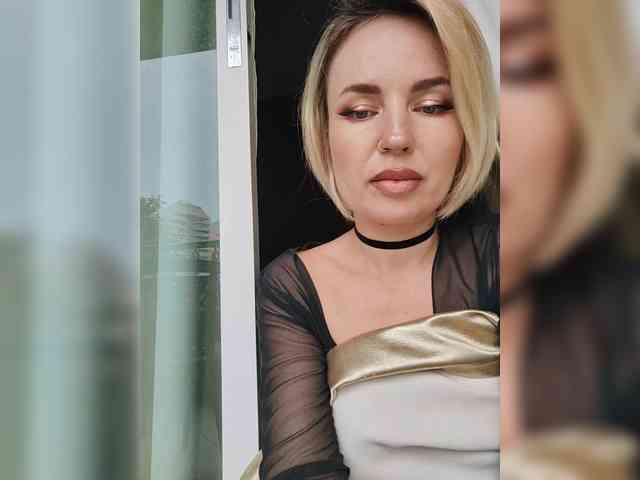 MinniMia Live Webcam on BongaCams