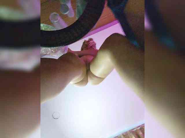 Minni_Mia webcam