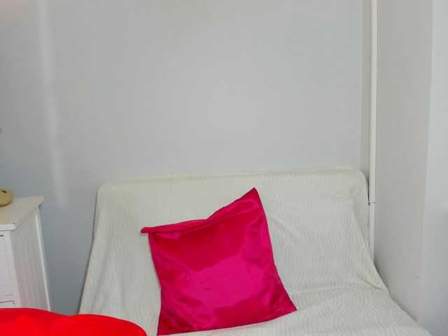 CrystalPretty's BongaCams show and profile