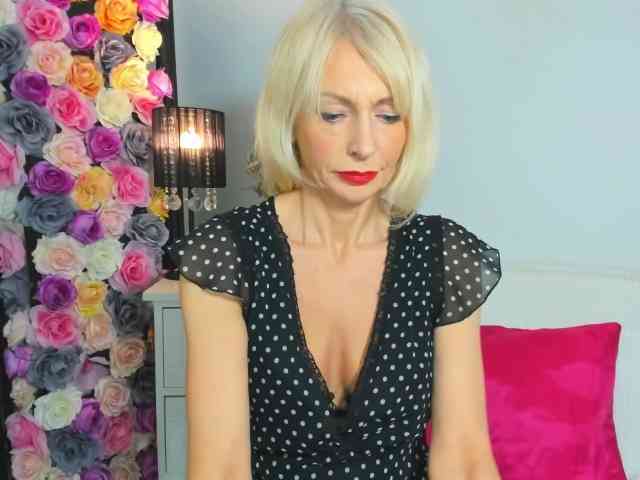 CrystalPretty webcam