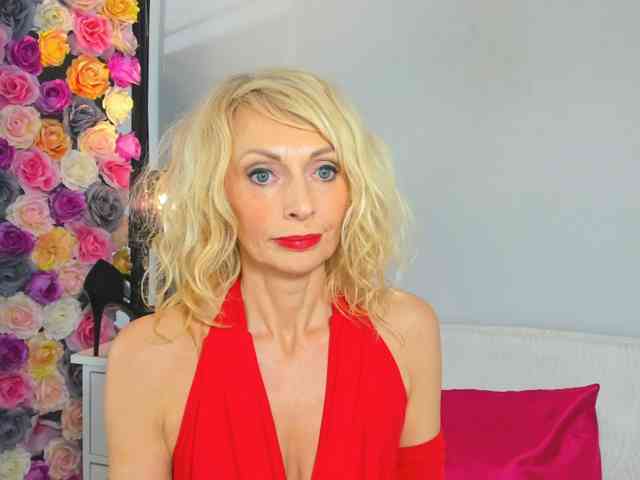 CrystalPretty webcam