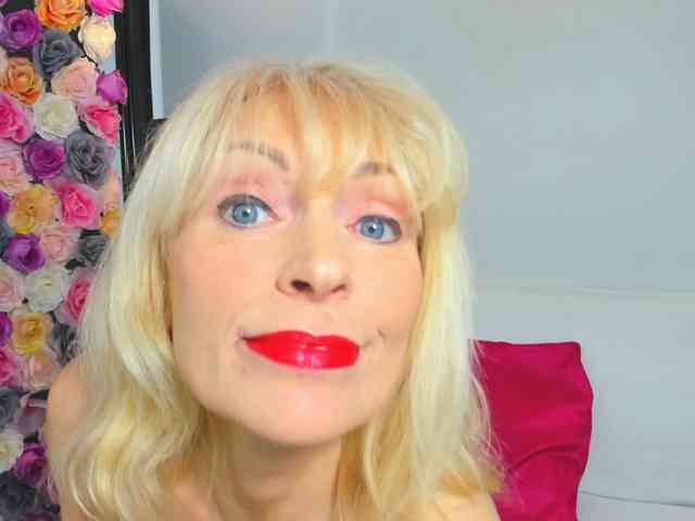 CrystalPretty webcam