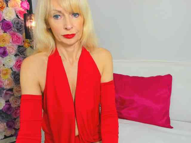 CrystalPretty webcam