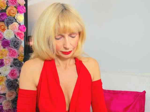 CrystalPretty webcam