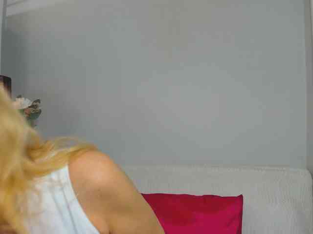 CrystalPretty webcam