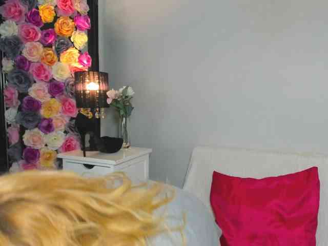 CrystalPretty webcam