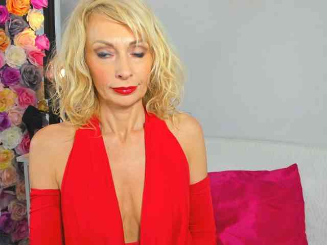 CrystalPretty webcam