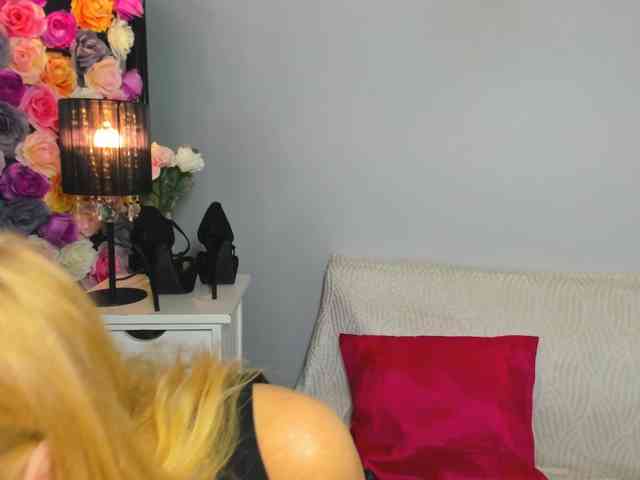 CrystalPretty webcam