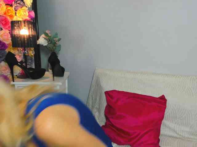 CrystalPretty webcam