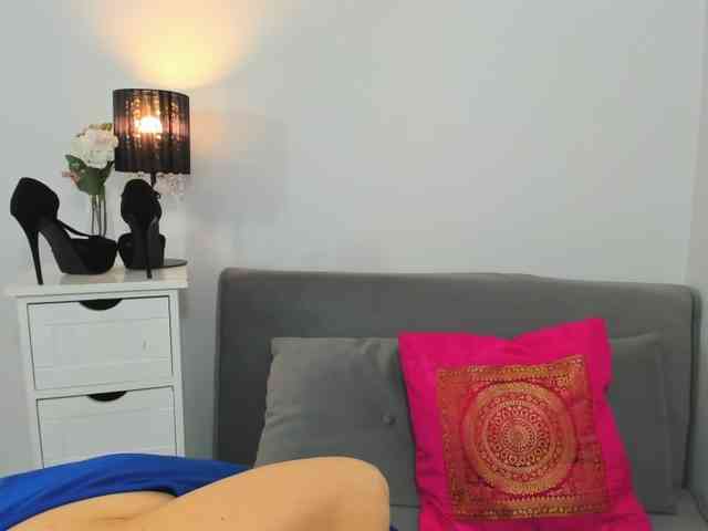 CrystalPretty webcam