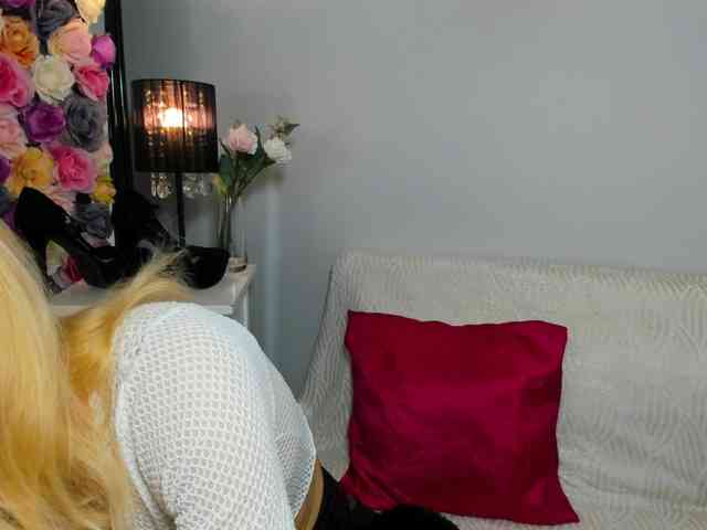 CrystalPretty webcam