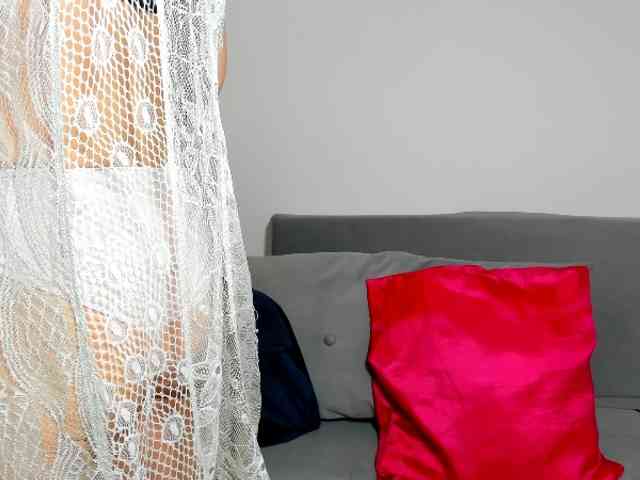 CrystalPretty webcam