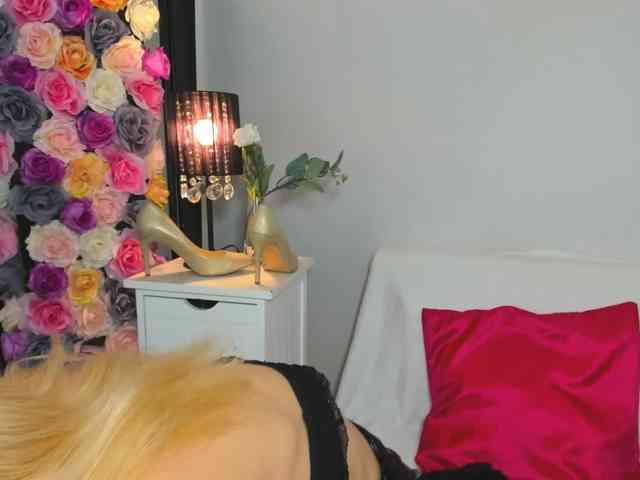 CrystalPretty webcam