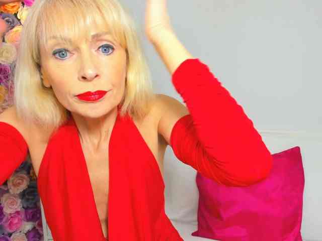 CrystalPretty webcam