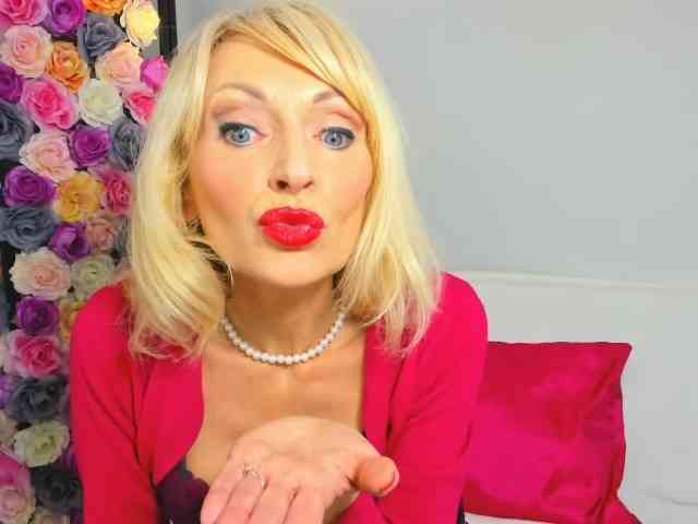 CrystalPretty webcam