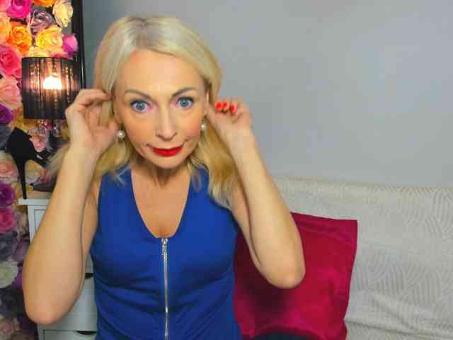 CrystalPretty webcam