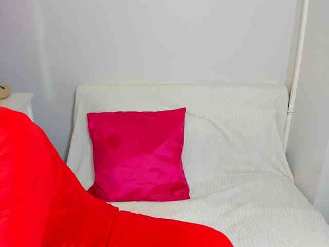 CrystalPretty webcam