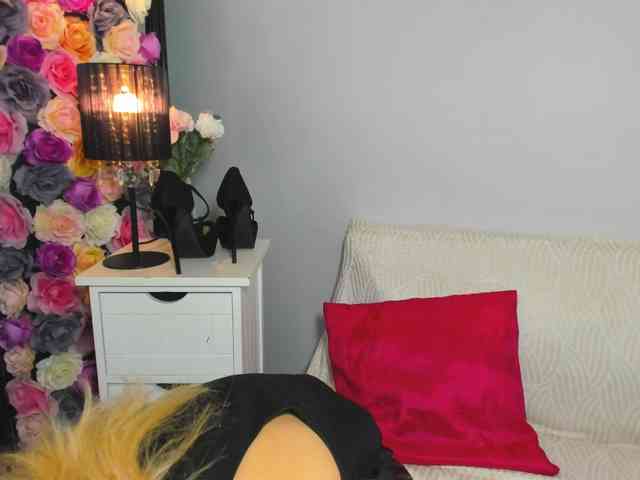 CrystalPretty webcam