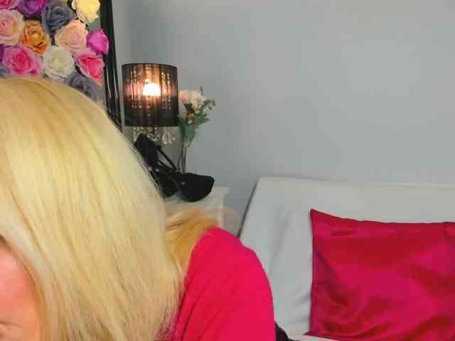 CrystalPretty webcam