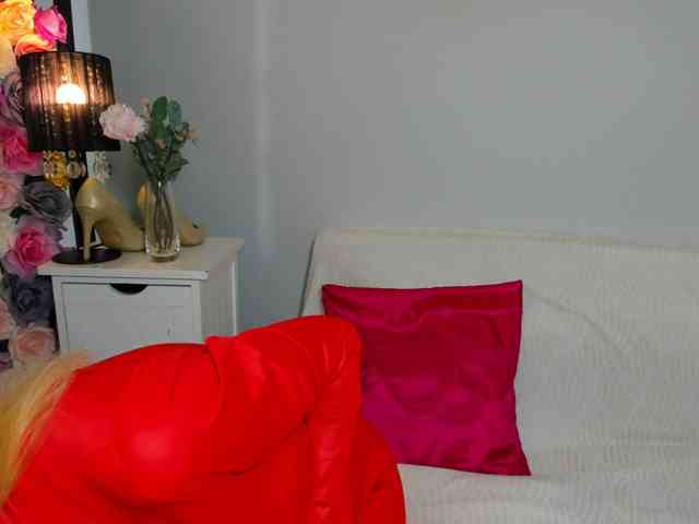 CrystalPretty webcam