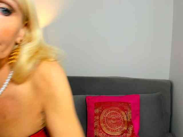 CrystalPretty webcam