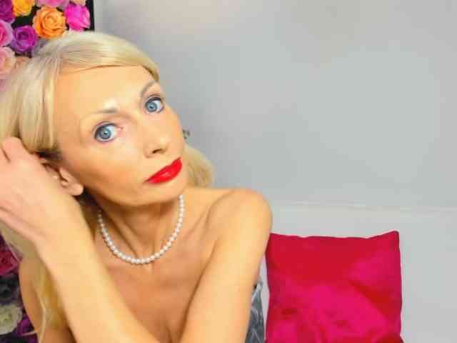 CrystalPretty webcam