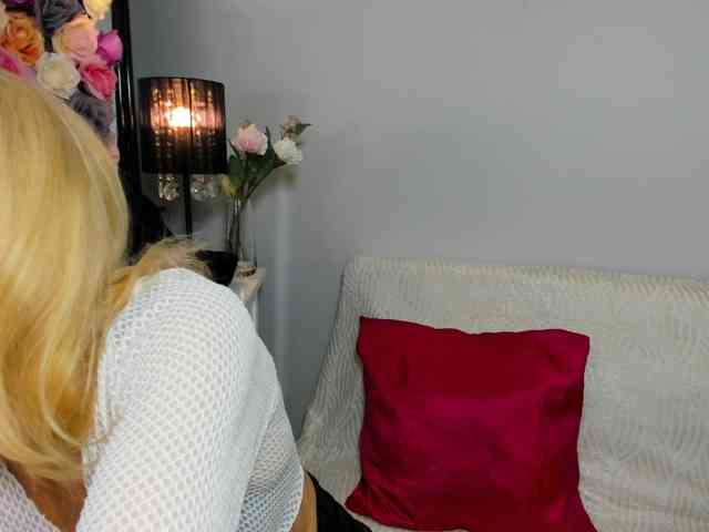 CrystalPretty webcam