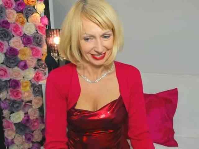 CrystalPretty Live Webcam on BongaCams