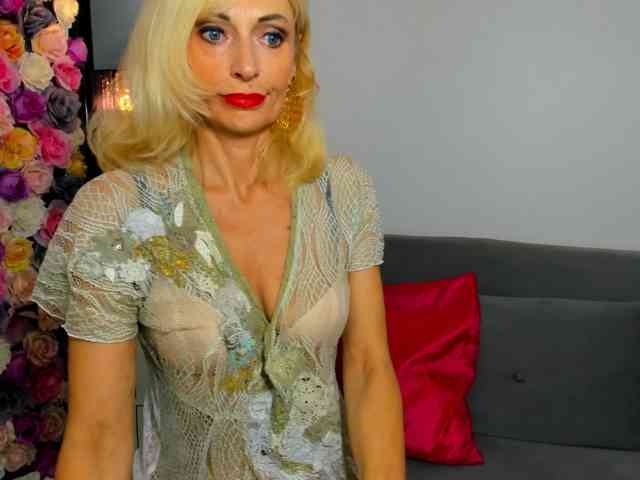 CrystalPretty webcam