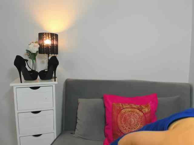 CrystalPretty webcam