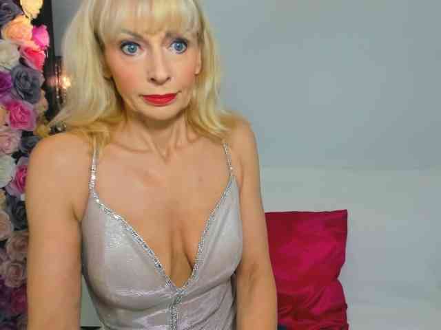 CrystalPretty webcam