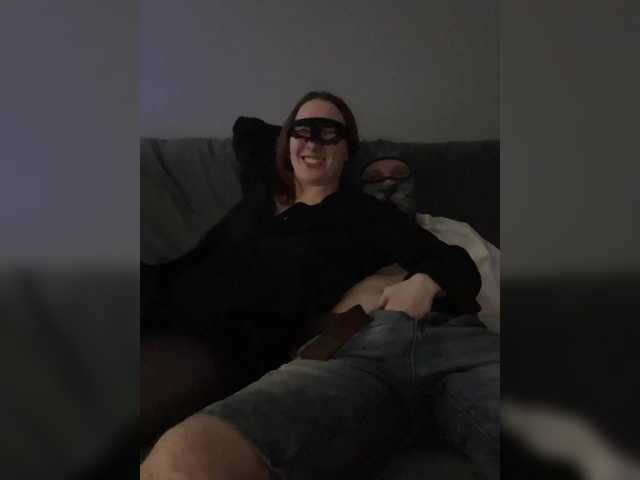 Cherry-lips's BongaCams show and profile