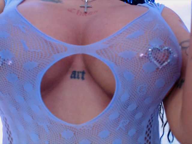 LaylaCruz's BongaCams show and profile