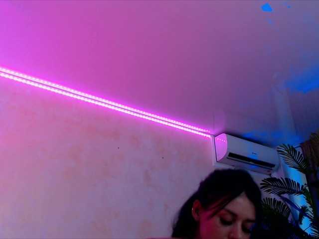 LaylaCruz's BongaCams show and profile