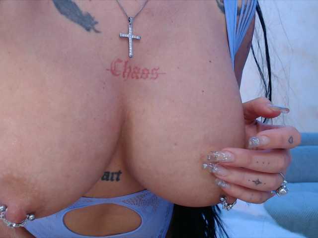 LaylaCruz's BongaCams show and profile