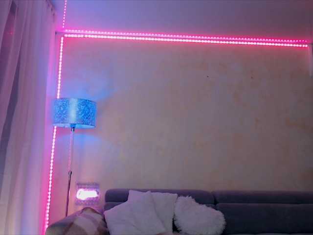 LaylaCruz's BongaCams show and profile