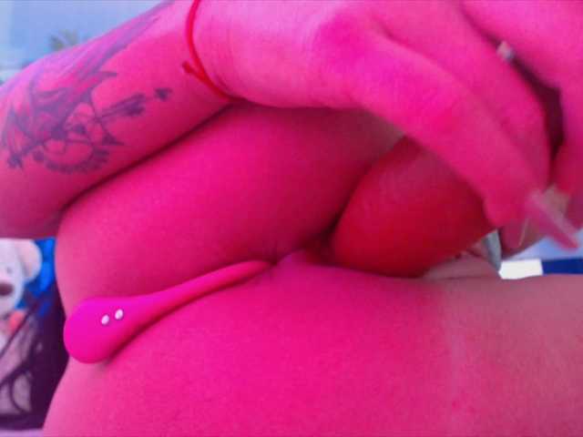 LaylaCruz's BongaCams show and profile