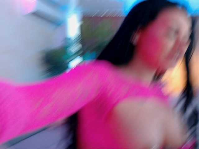 LaylaCruz's BongaCams show and profile