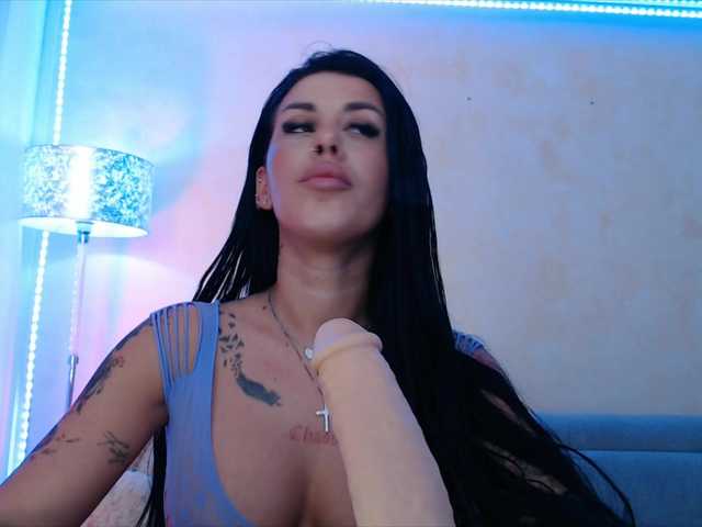 LaylaCruz's BongaCams show and profile