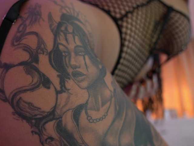 LaylaCruz's BongaCams show and profile