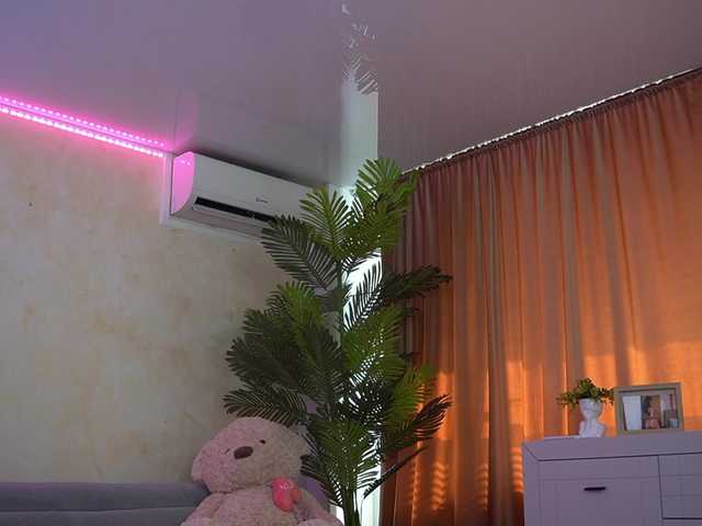 LaylaCruz's BongaCams show and profile