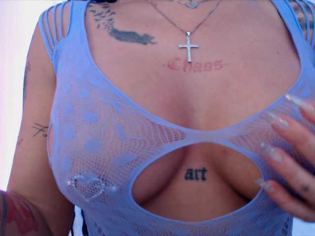 LaylaCruz's BongaCams show and profile