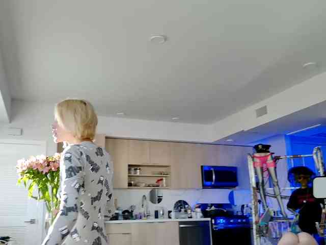 SugarNadya webcam