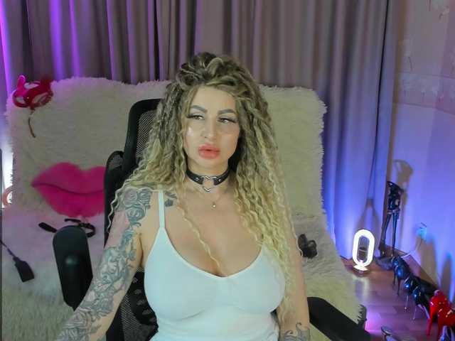 your-amazon4rever-wild's BongaCams show and profile