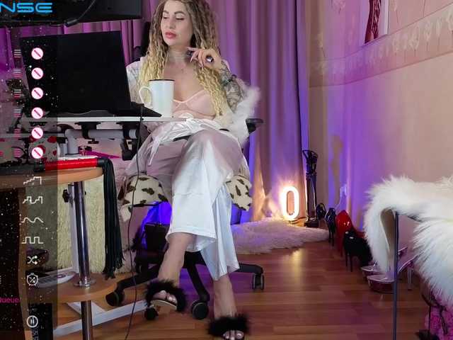 your-amazon4rever-wild's BongaCams show and profile