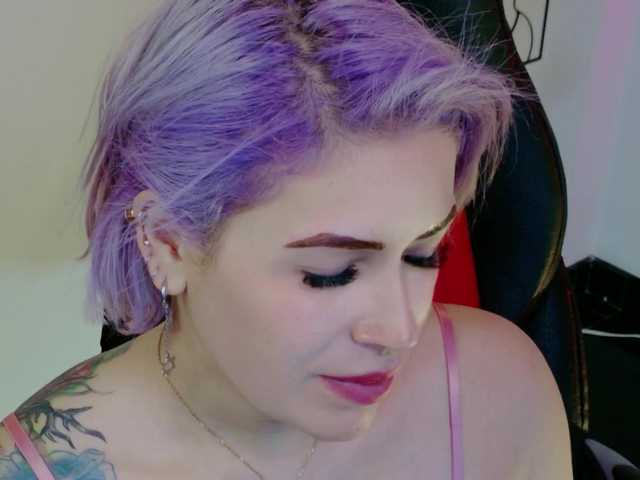 Ivypoison10's BongaCams show and profile