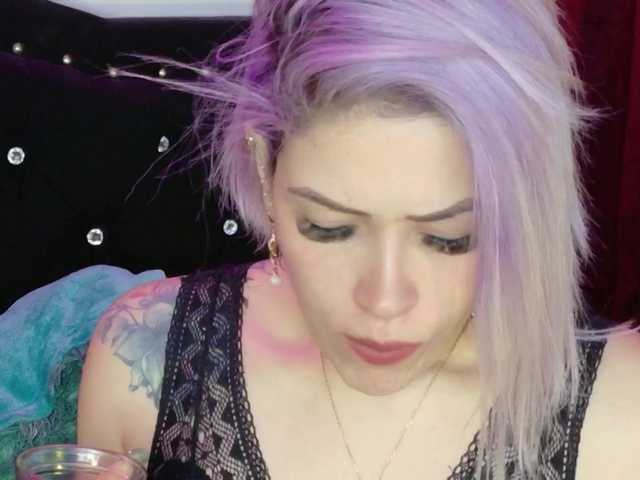 Ivypoison10's BongaCams show and profile