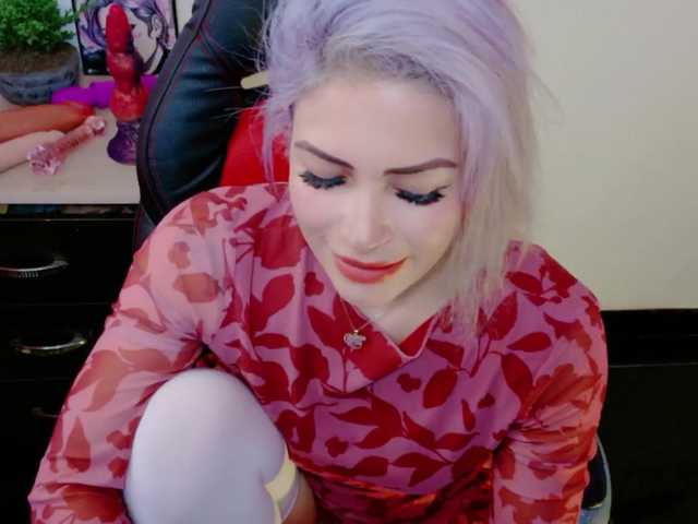 Ivypoison10's BongaCams show and profile