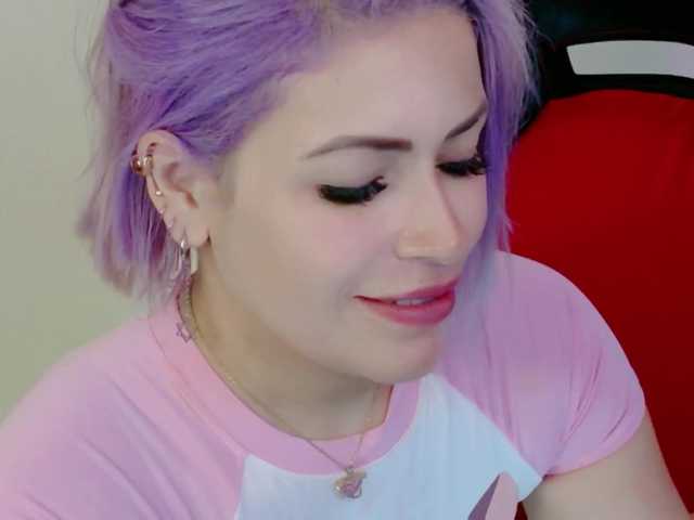 Ivypoison10's BongaCams show and profile